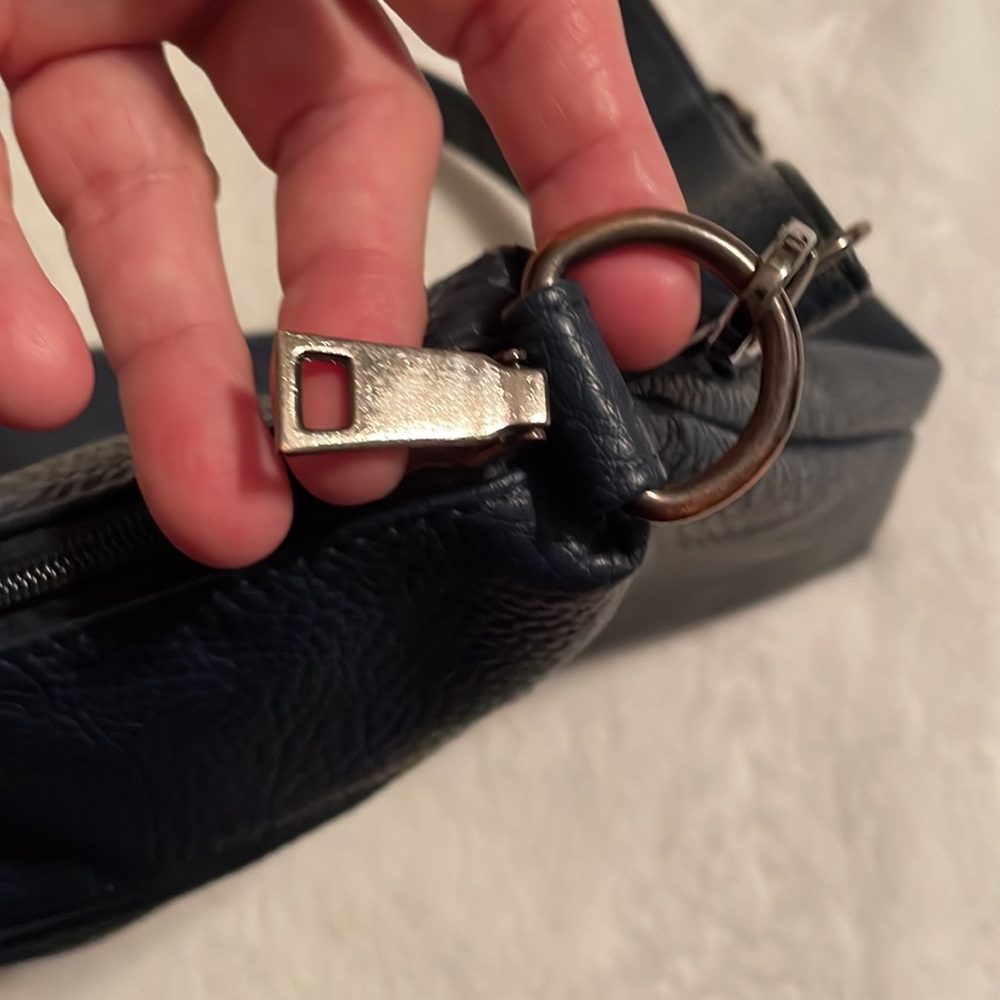 Navy blue vegan pebbled material shoulder bag. - Picture 4 of 12